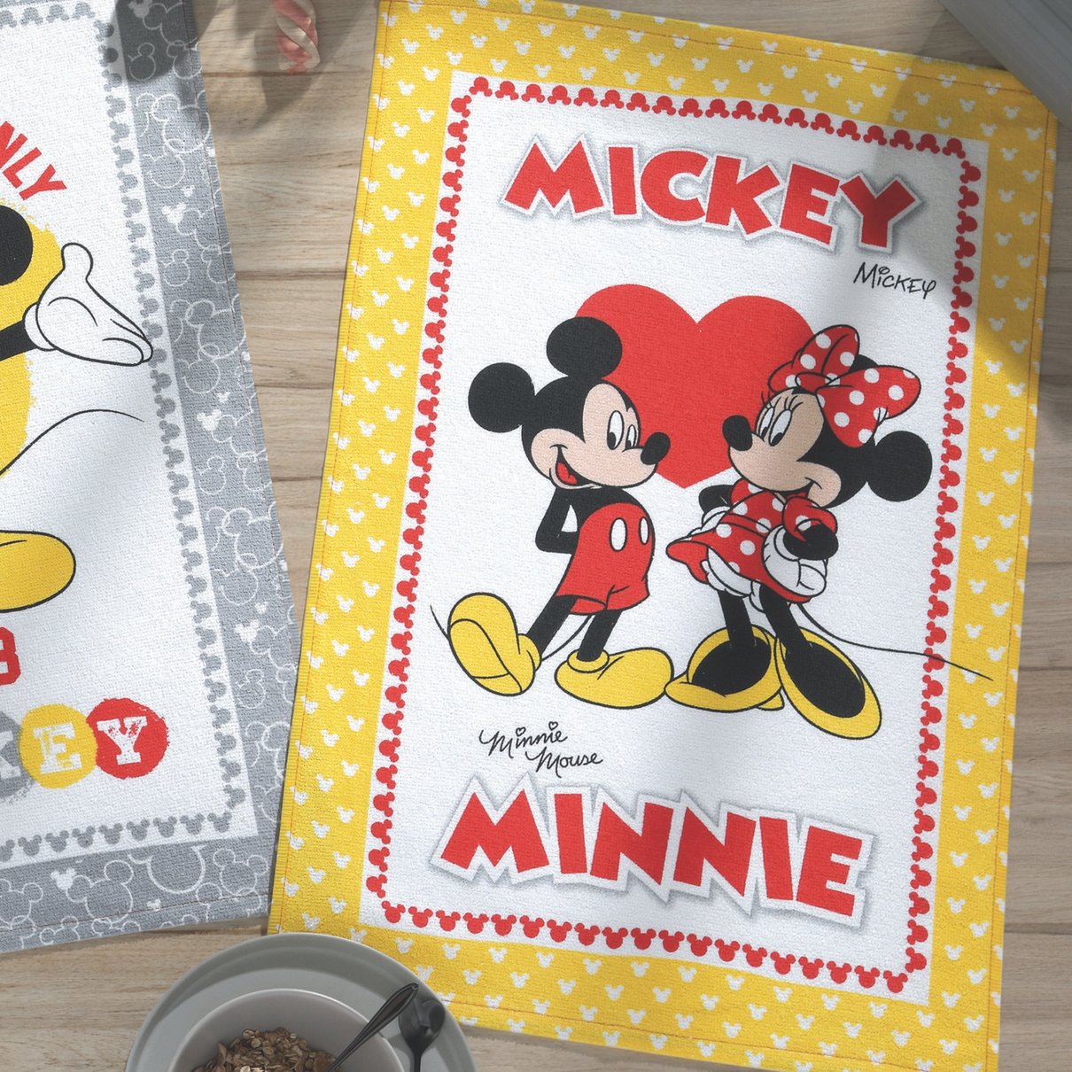 pano copa felpudo estampado dohler mickey e minnie 23 detalhes 3