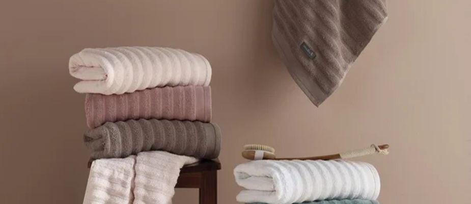 Onde Colocar Toalha de Banho no Banheiro? Guia Completo para Organização, Higiene e Estilo