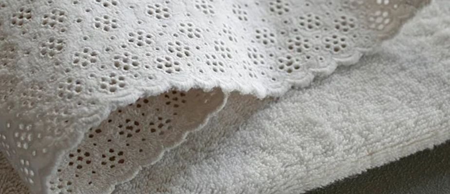 Guia completo da toalha de lavabo: como escolher a opção ideal para o seu espaço Guia completo da toalha de lavabo: como escolher a opção ideal para o seu espaço