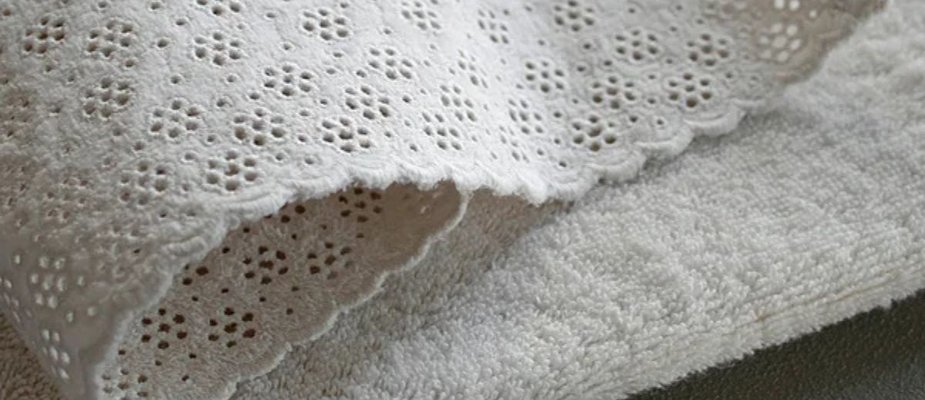 Guia completo da toalha de lavabo: como escolher a opção ideal para o seu espaço