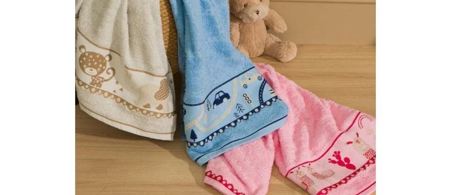 Toalha de banho para bebê: como escolher o tecido certo, a gramatura ideal e o que evitar Toalha de banho para bebê: como escolher o tecido certo, a gramatura ideal e o que evitar
